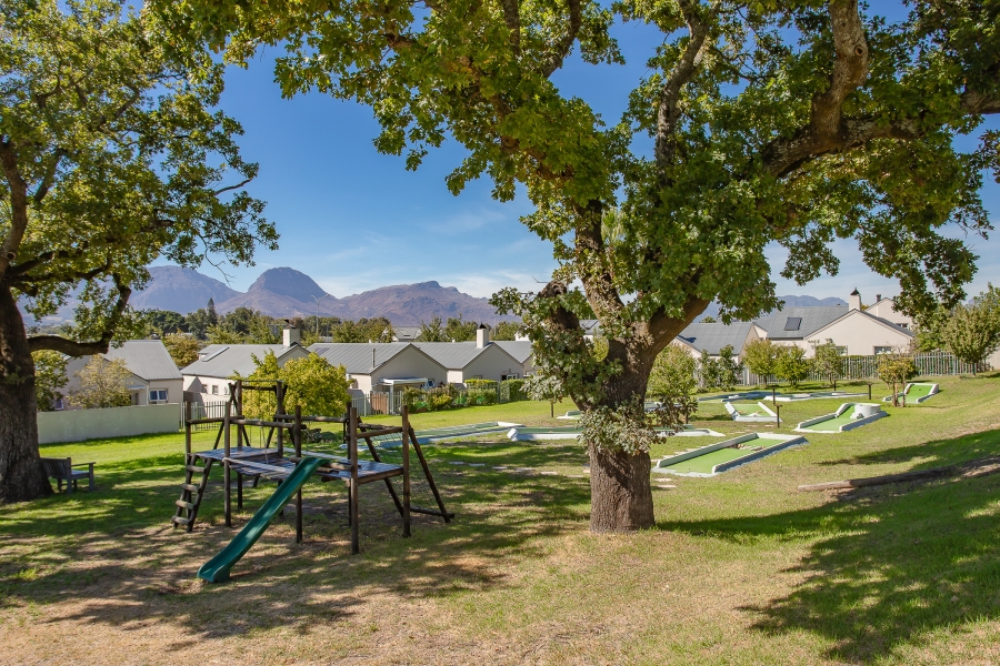 2 Bedroom Property for Sale in Honeydew Country Estate Western Cape
